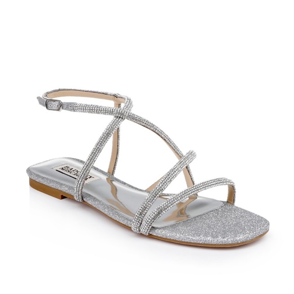 NEW Badgley Mischka Women's Ivie Flat Sandal in Silver Crystal - Size 8 - Picture 2 of 8